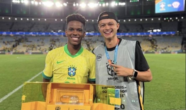 天赋拉满！18岁埃斯特旺倒钩斩首球+获MVP，切尔西巴西双豪门首发